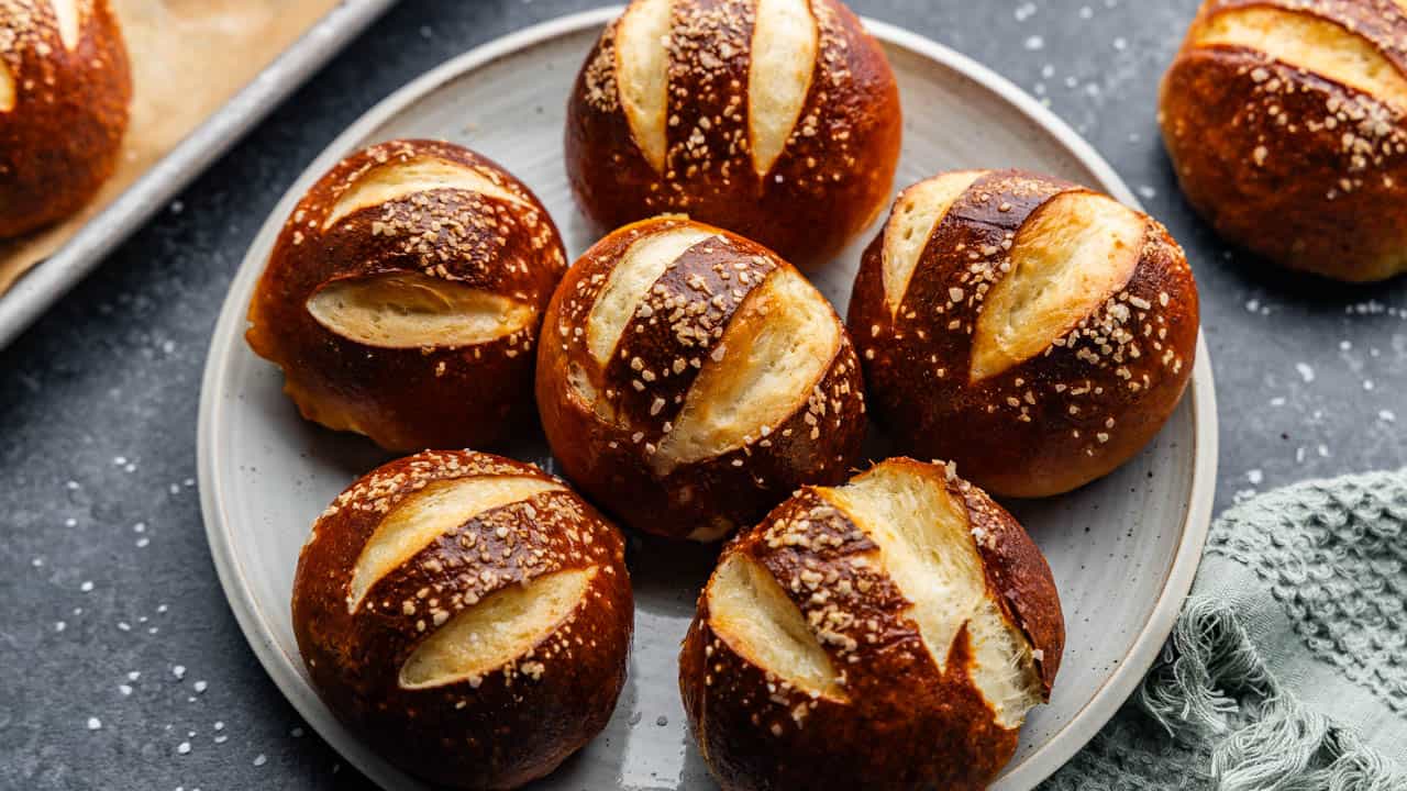 Easy Homemade Pretzel Rolls: Get Bakery Quality at Home